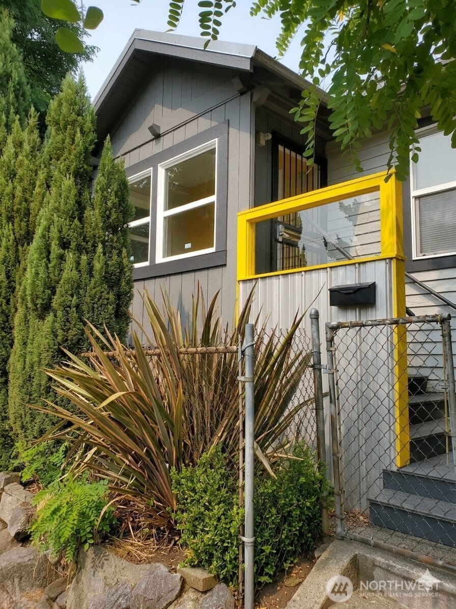 2424 S Graham Street , Seattle, WA 98108