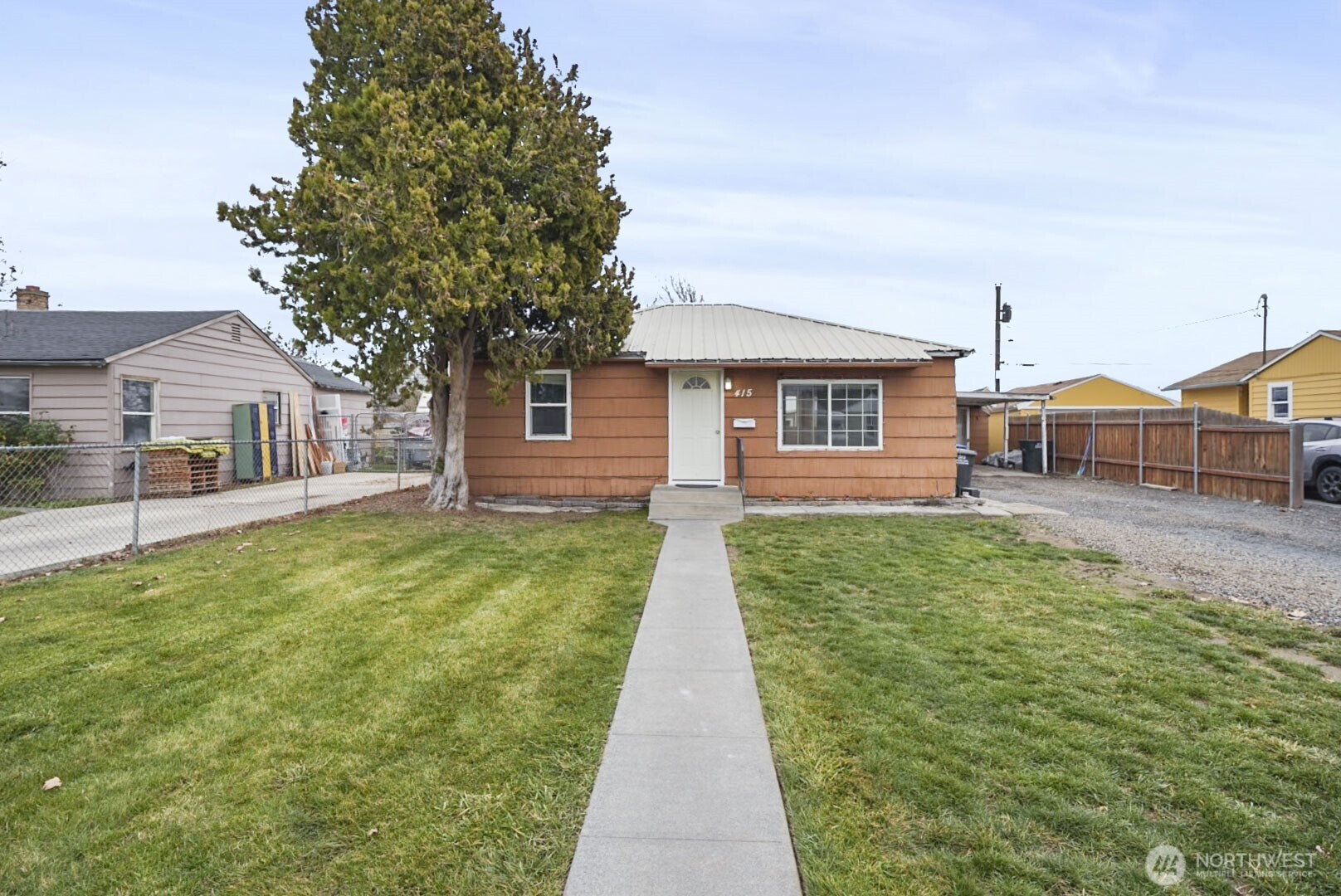 415 N Mattson Drive , Moses Lake, WA 98837