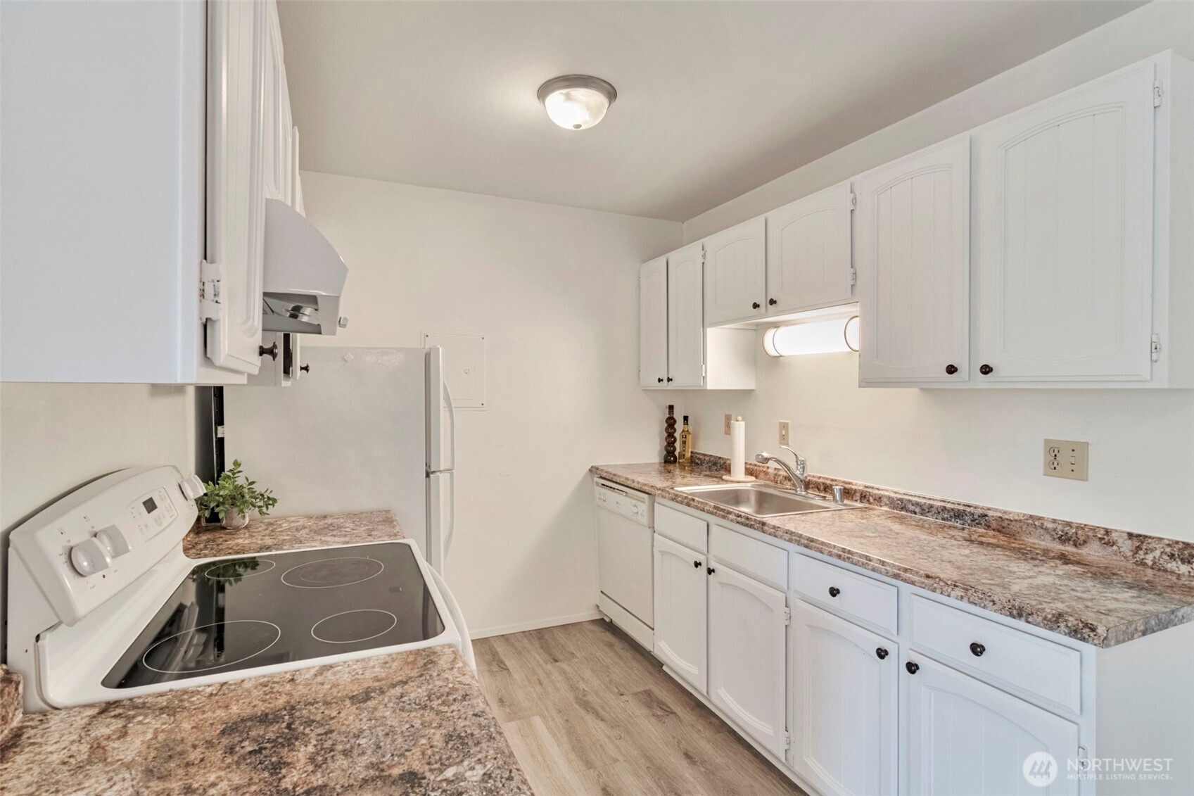 2500 81st Avenue SE #329, Mercer Island, WA 98040