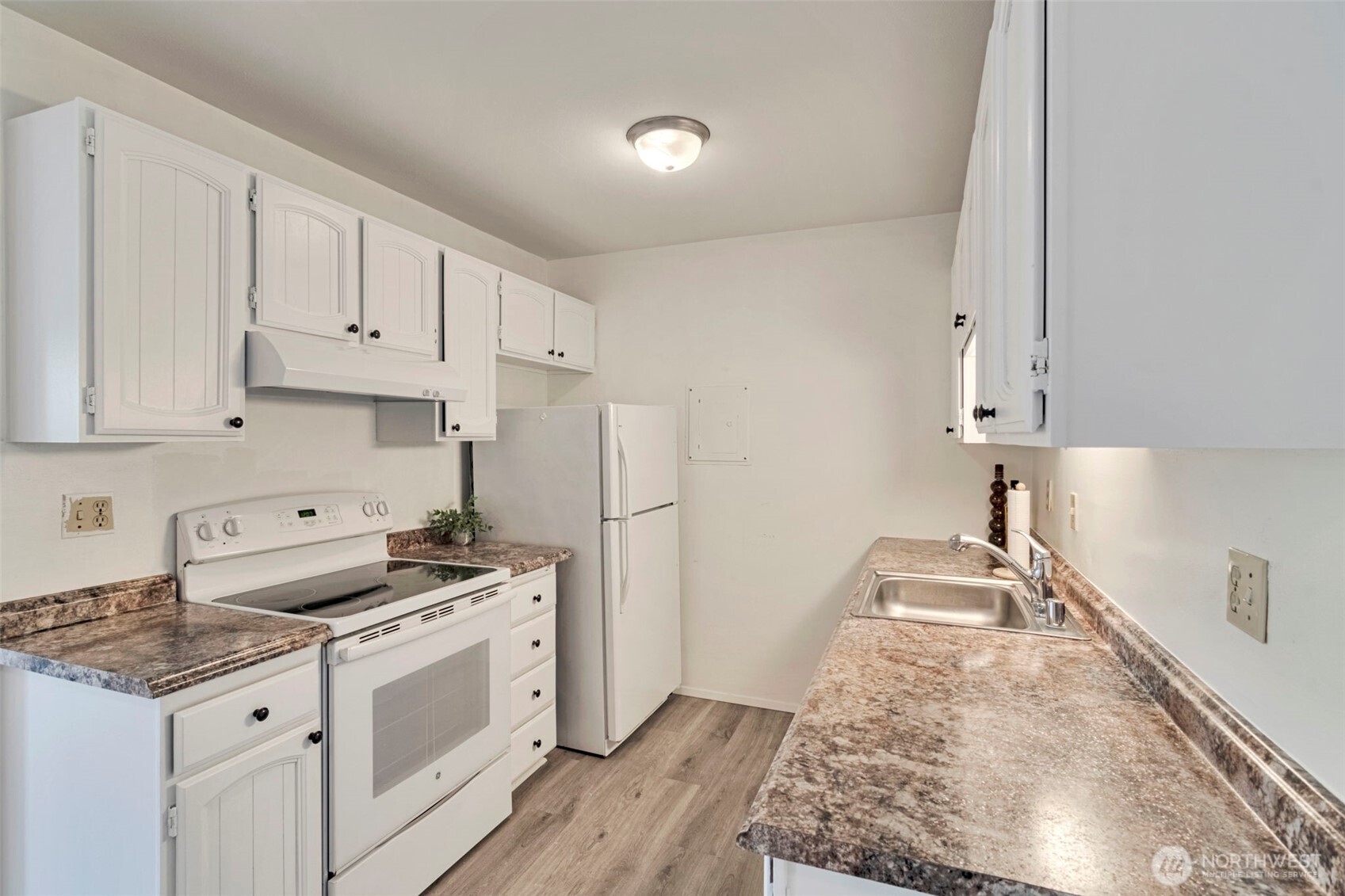 2500 81st Avenue SE #329, Mercer Island, WA 98040