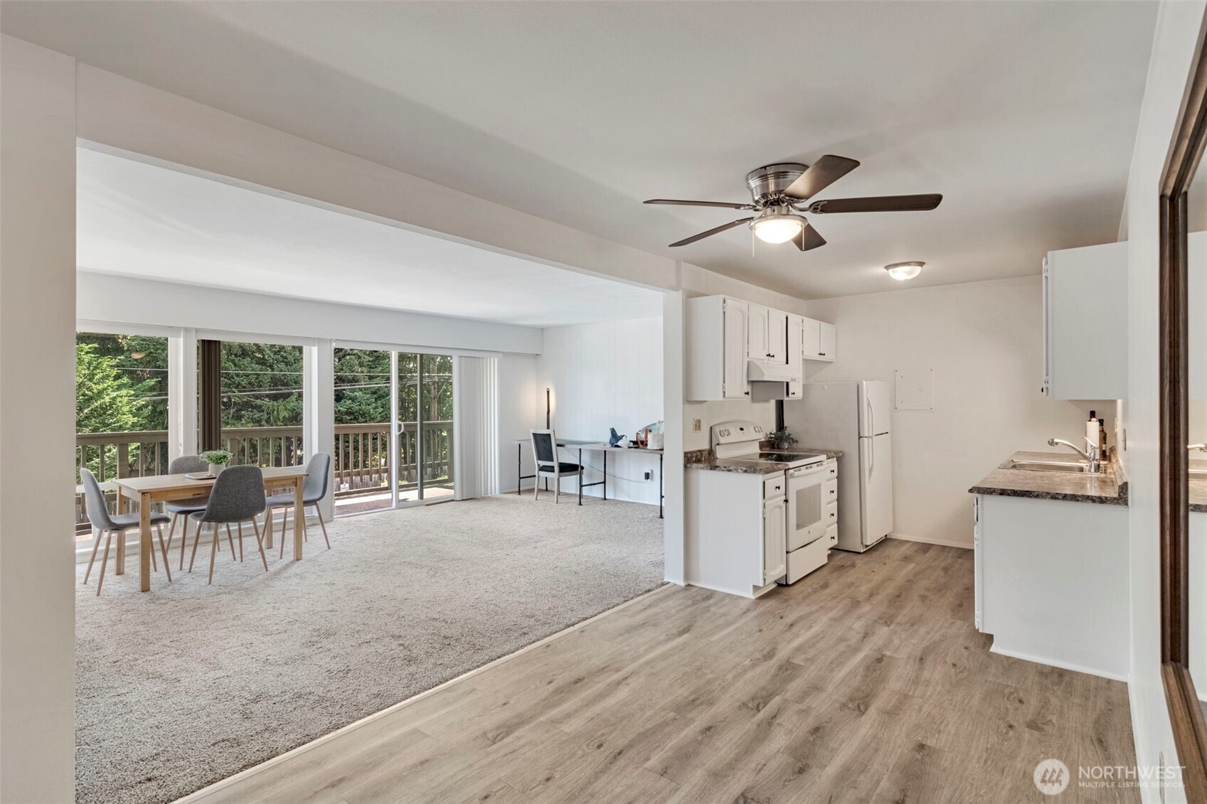 2500 81st Avenue SE #329, Mercer Island, WA 98040