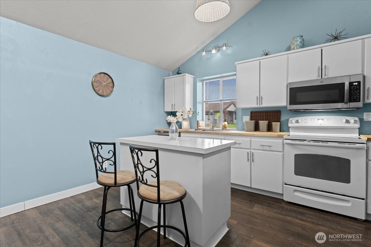 13414 NW Indian Springs Dr , Vancouver, WA 98685