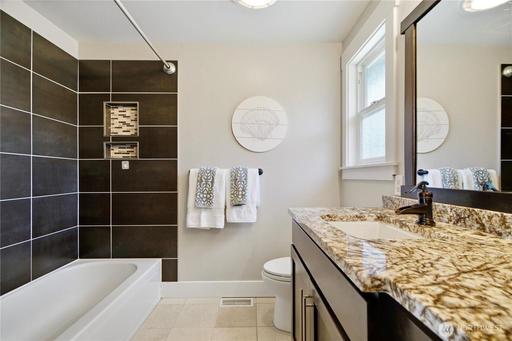 7210 120th Avenue NE, Kirkland, WA 98033