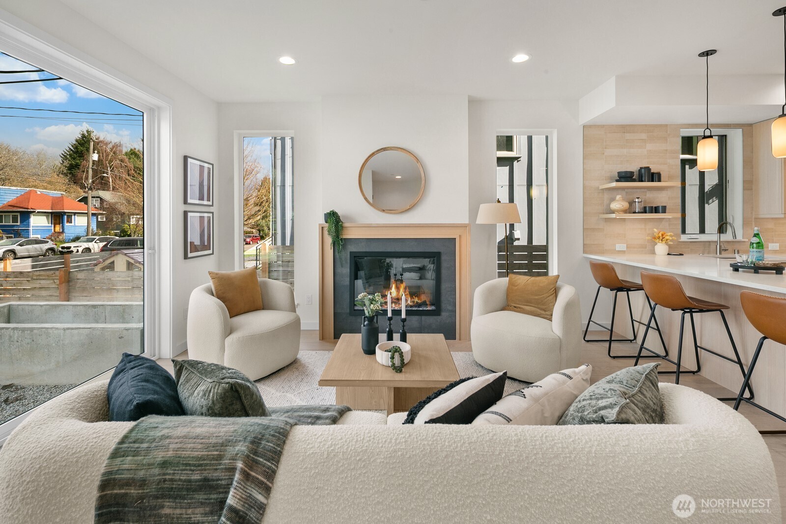 2851 NW 70th Street , Seattle, WA 98117