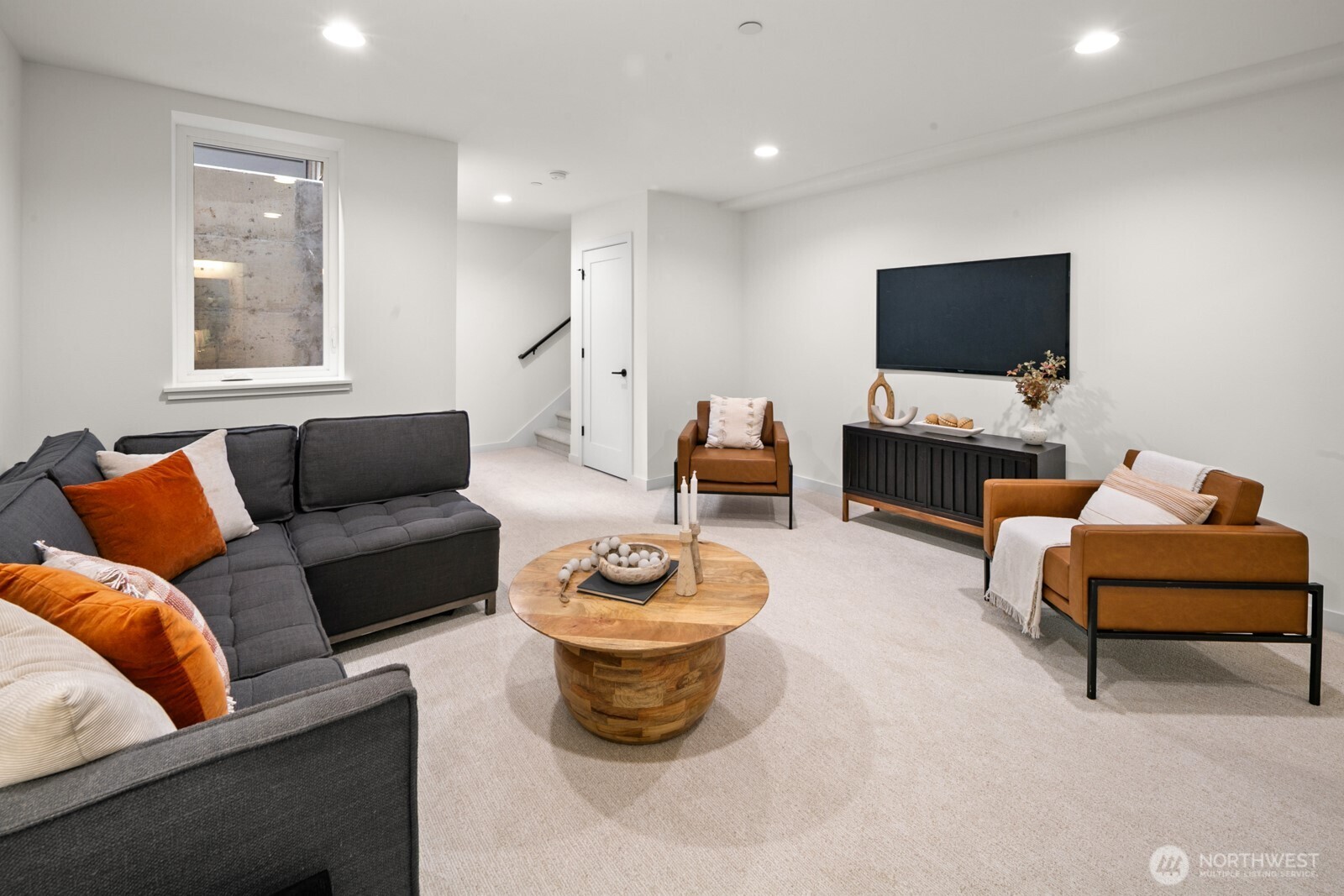 2851 NW 70th Street , Seattle, WA 98117