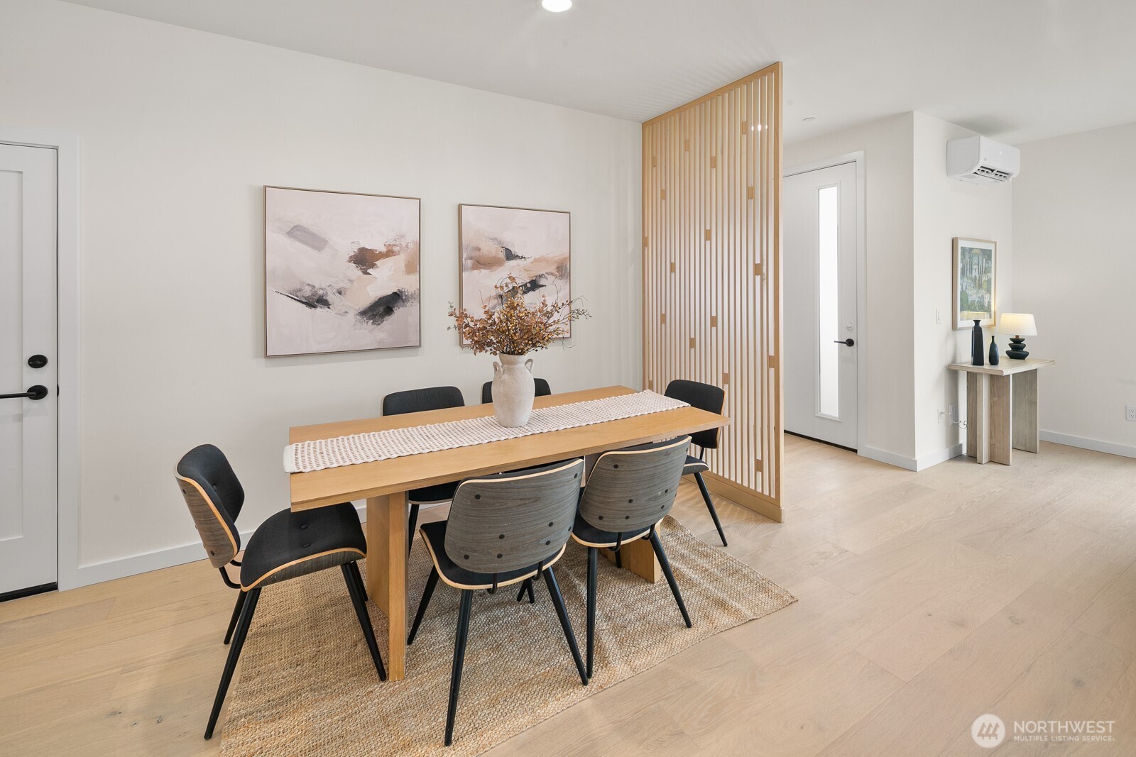 2851 NW 70th Street , Seattle, WA 98117