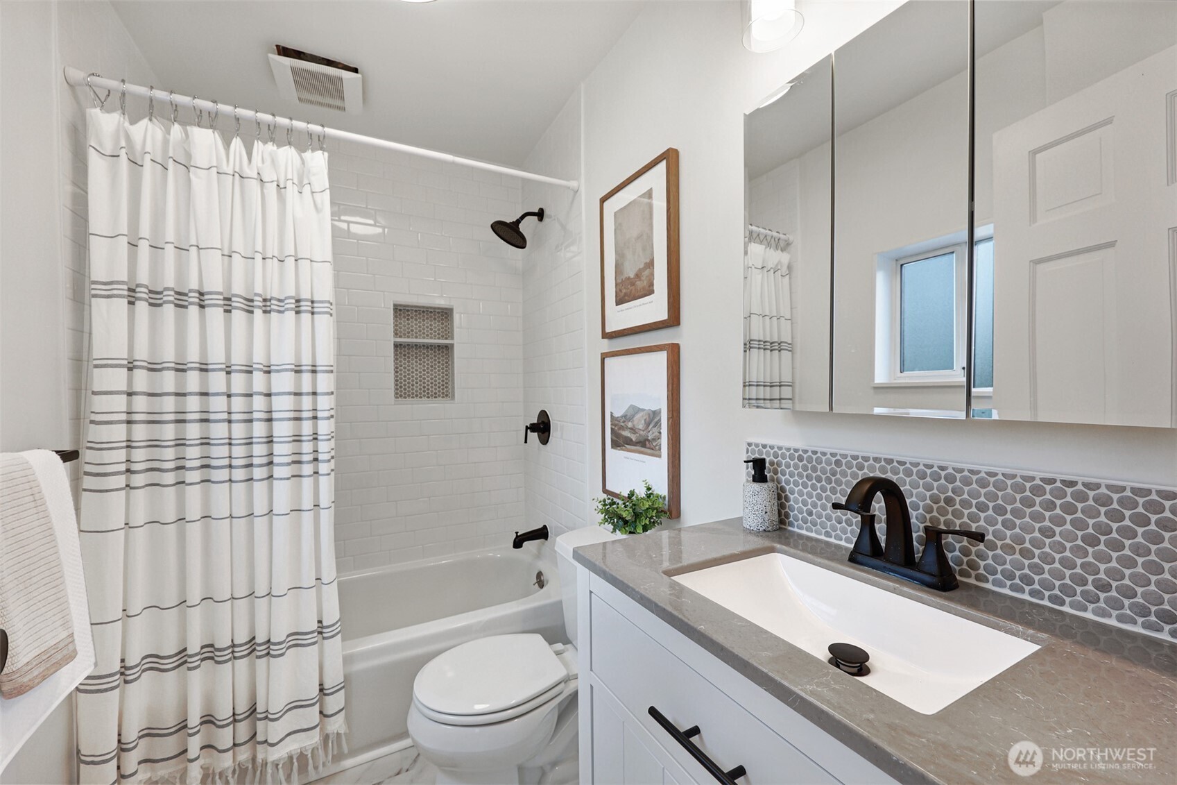 7043 24th Avenue NW, Seattle, WA 98117