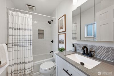 7043 24th Avenue NW, Seattle, WA 98117 - Photo 16