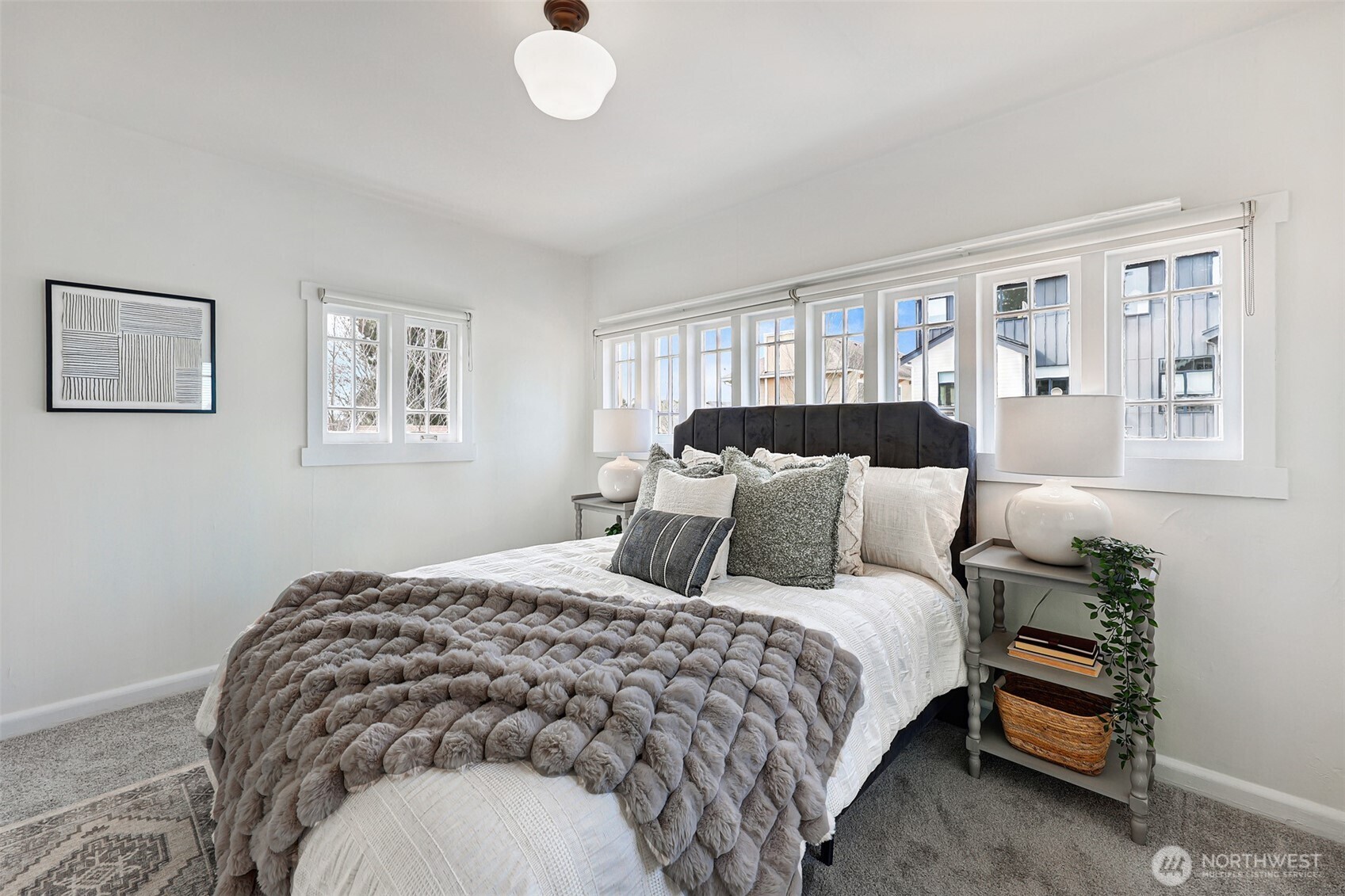 7043 24th Avenue NW, Seattle, WA 98117