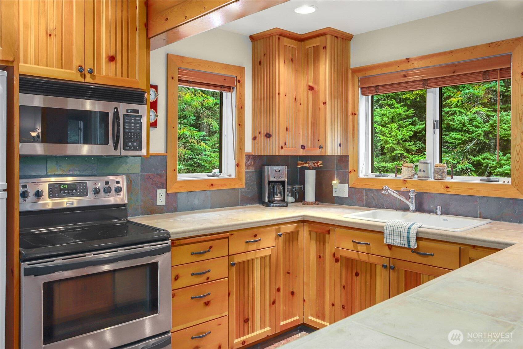 22 Alpental Street , Snoqualmie Pass, WA 98068