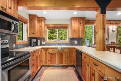 22 Alpental Street , Snoqualmie Pass, WA 98068 - Photo 9