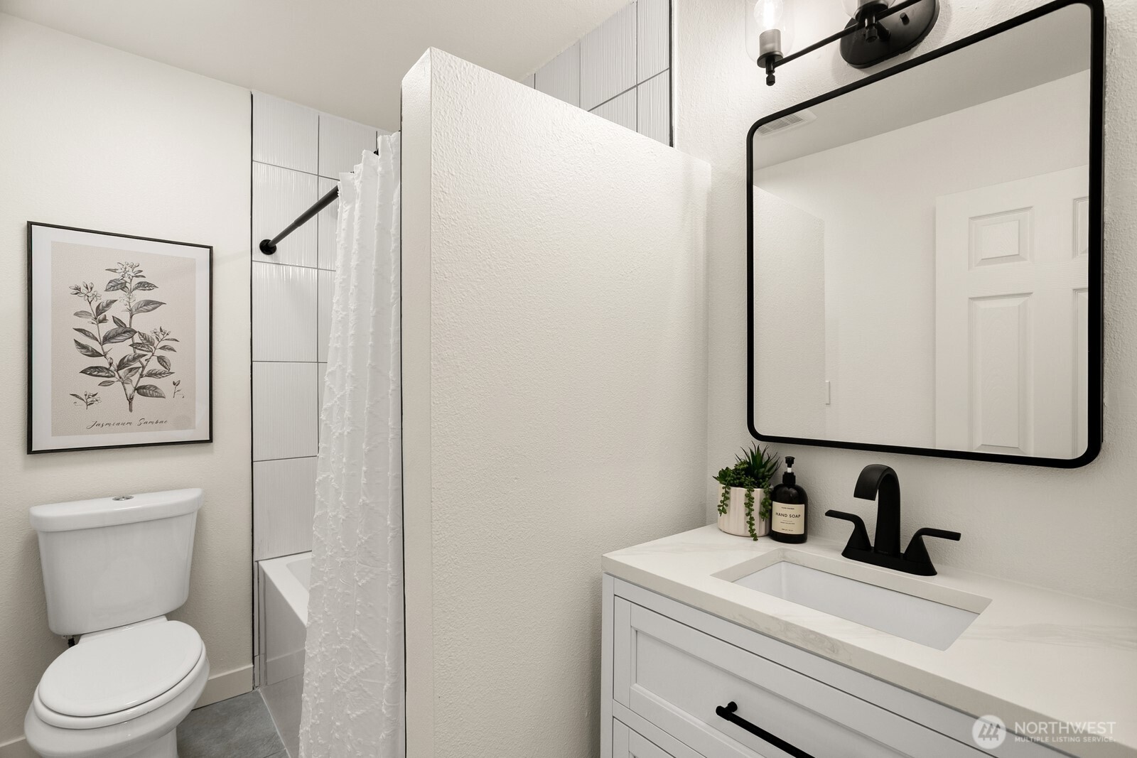 3960 SW Austin Street , Seattle, WA 98136