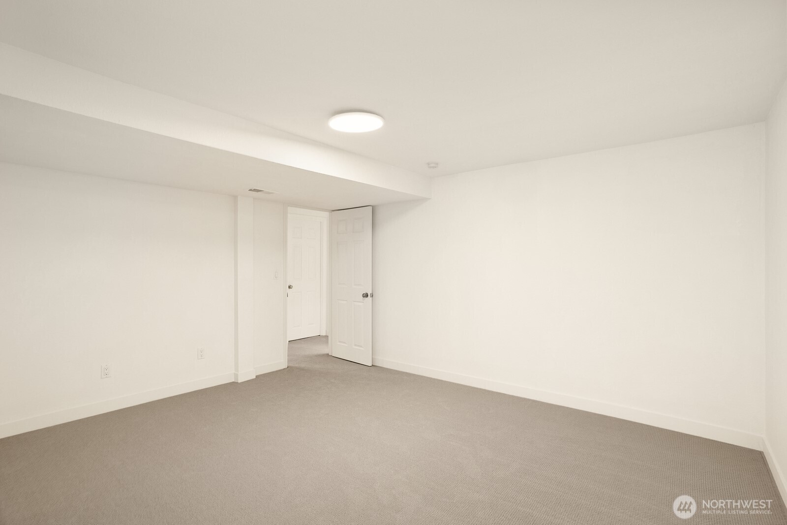 3960 SW Austin Street , Seattle, WA 98136