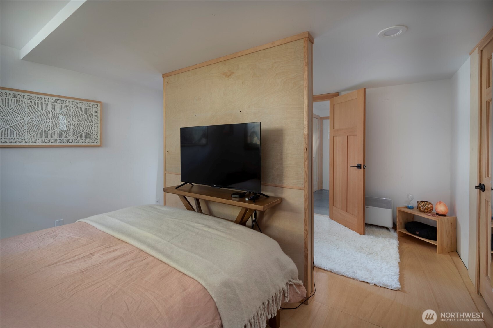 5222 East Harbor Road , Freeland, WA 98249