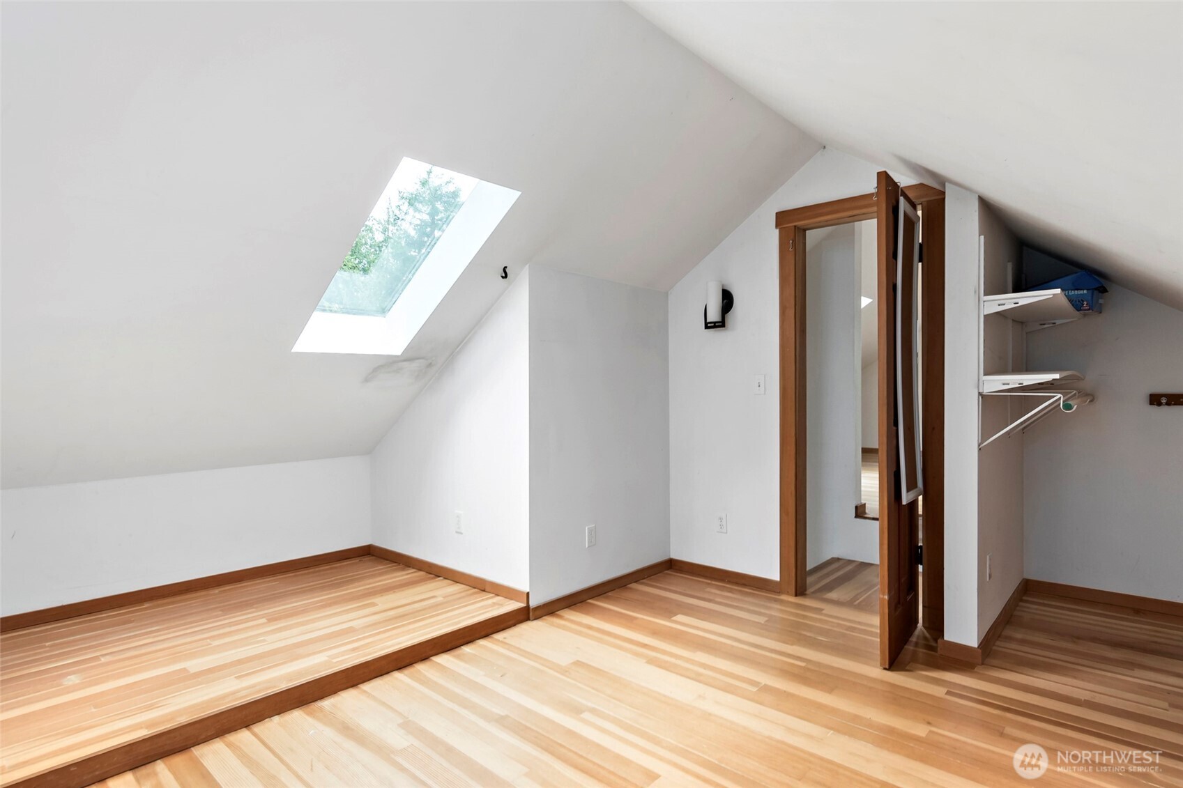 5222 East Harbor Road , Freeland, WA 98249