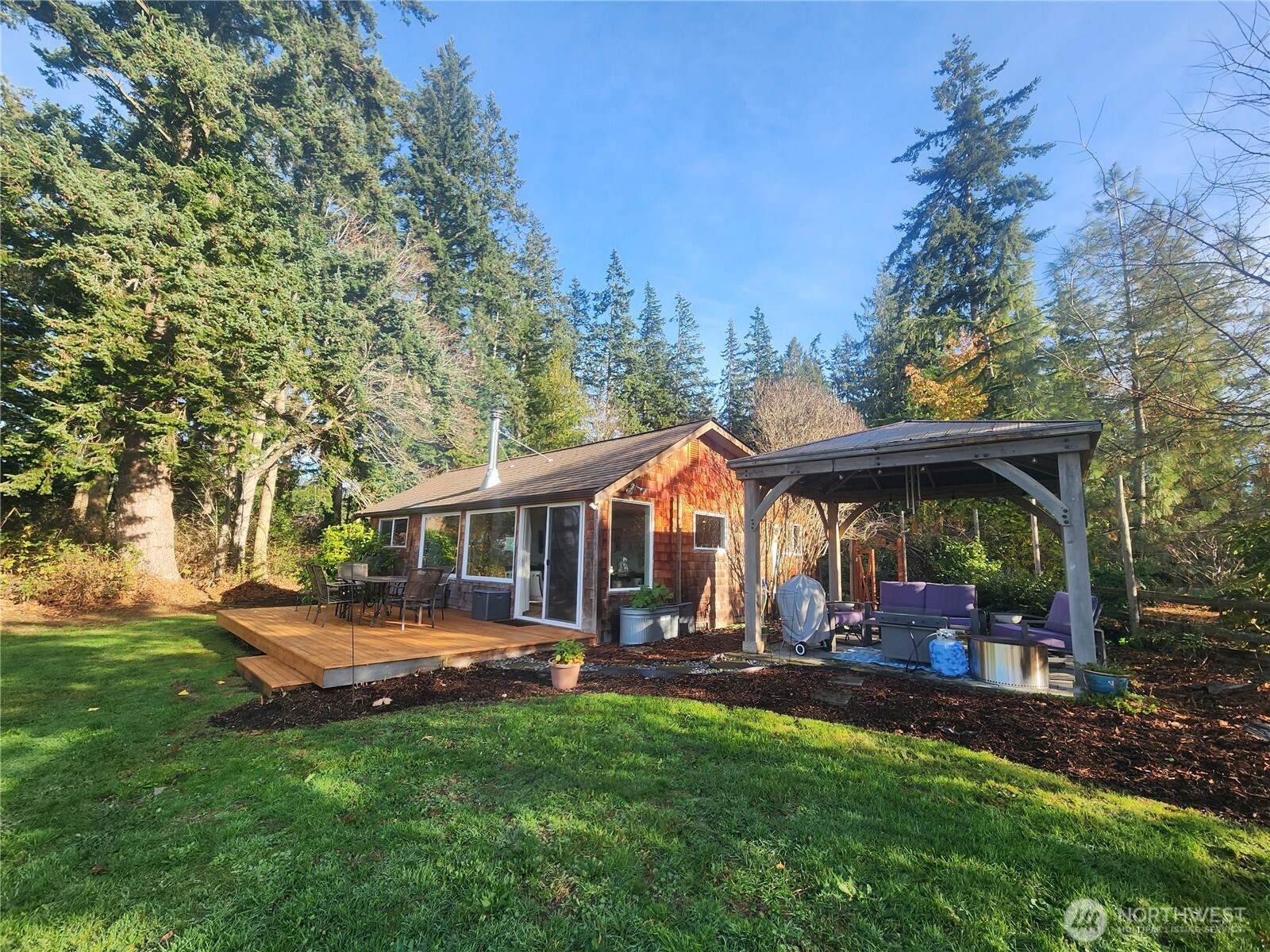 5222 East Harbor Road , Freeland, WA 98249