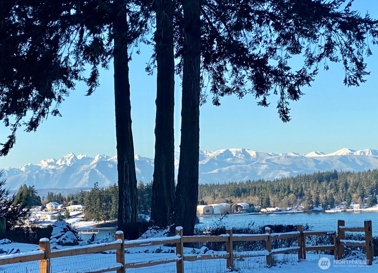 5222 East Harbor Road , Freeland, WA 98249