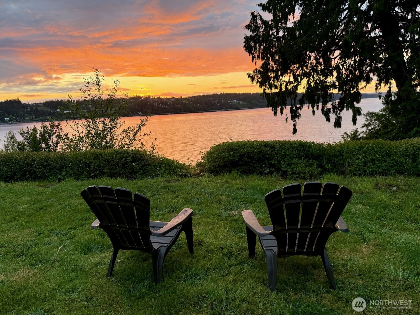 5222 East Harbor Road , Freeland, WA 98249