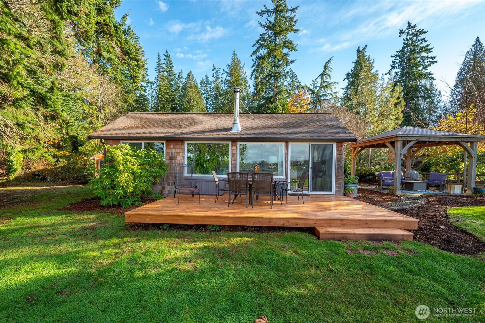 5222 East Harbor Road , Freeland, WA 98249