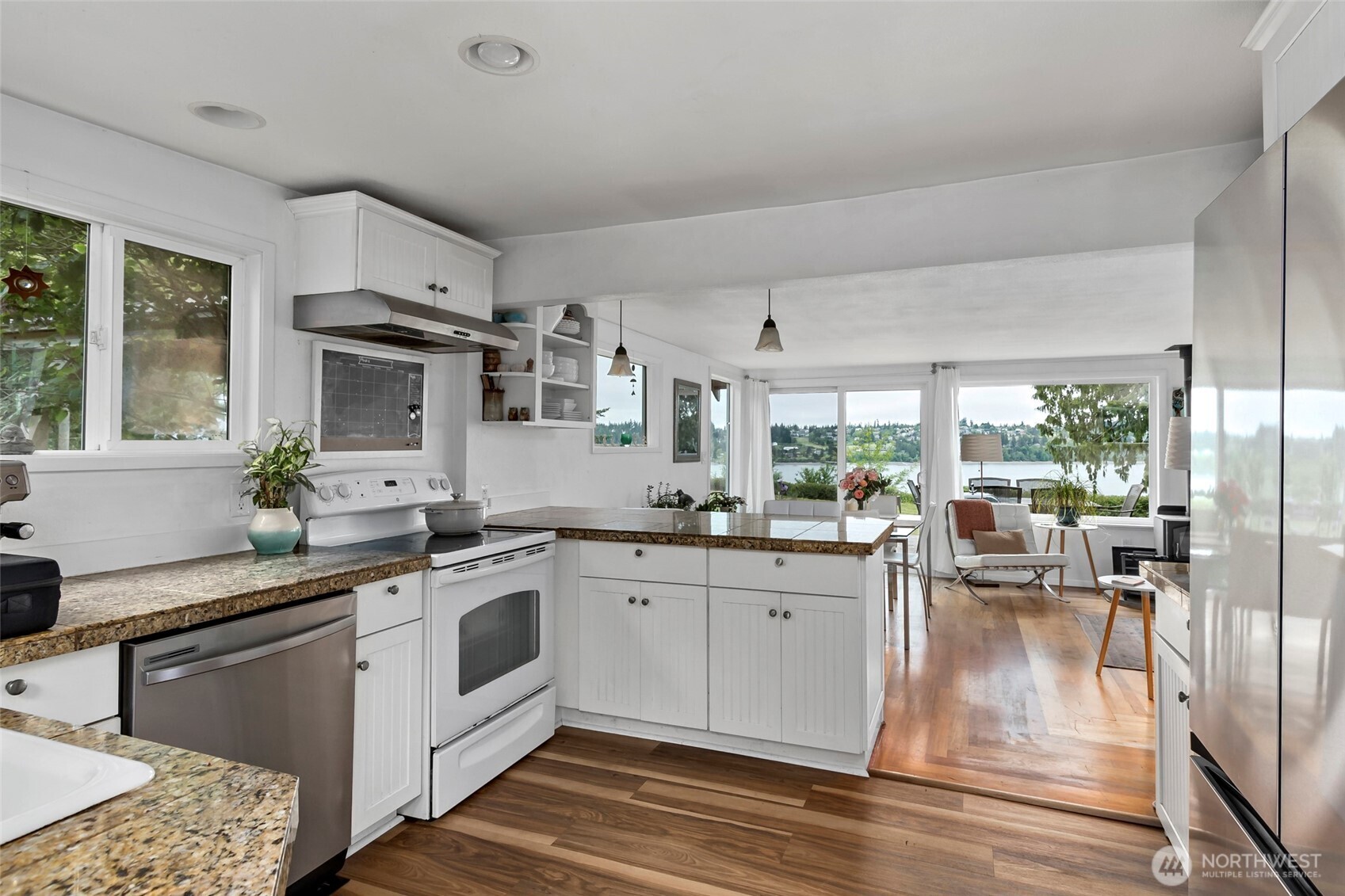 5222 East Harbor Road , Freeland, WA 98249