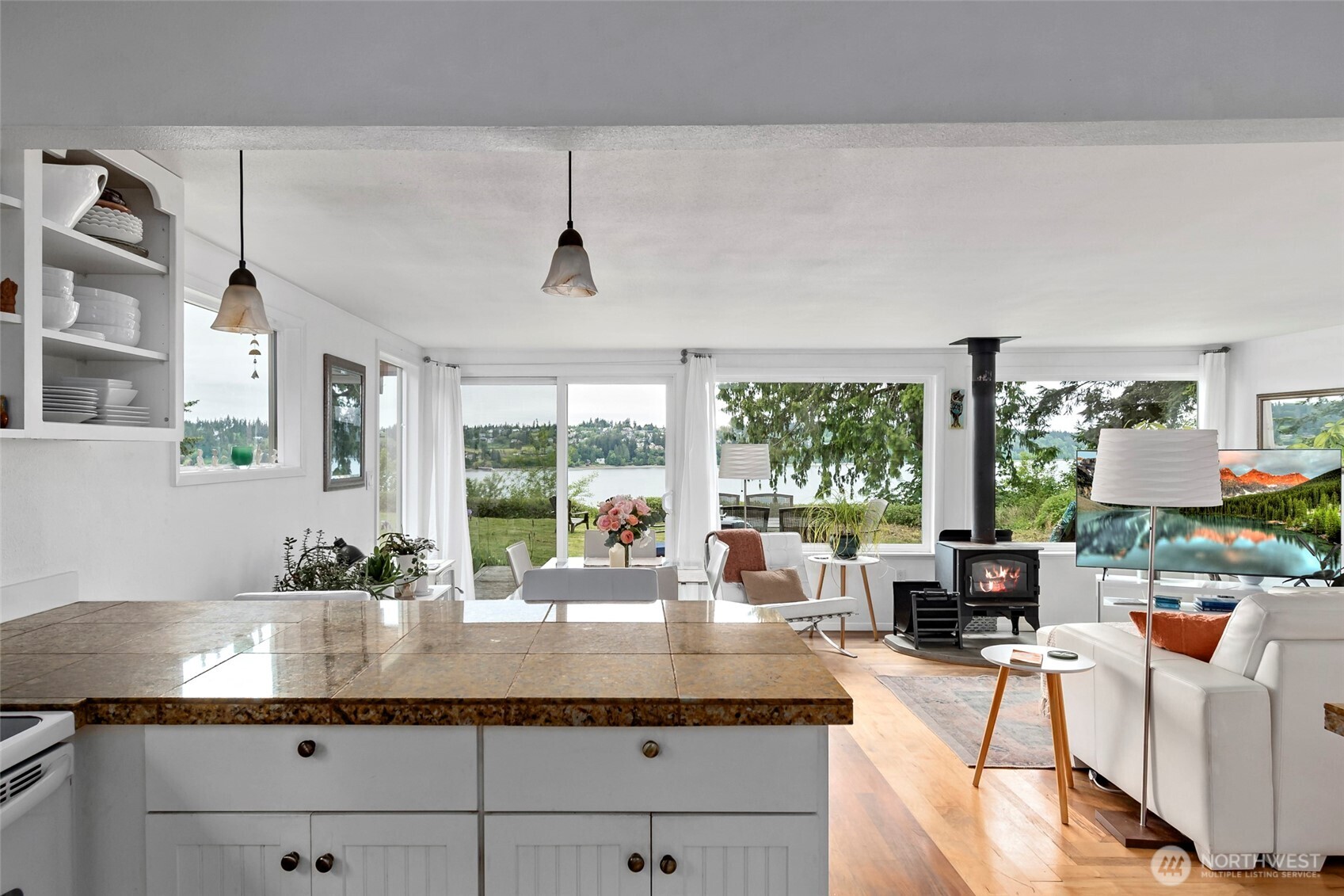 5222 East Harbor Road , Freeland, WA 98249