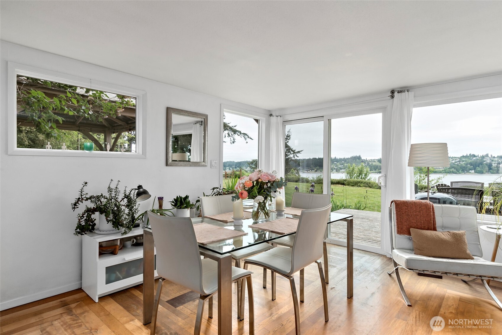 5222 East Harbor Road , Freeland, WA 98249