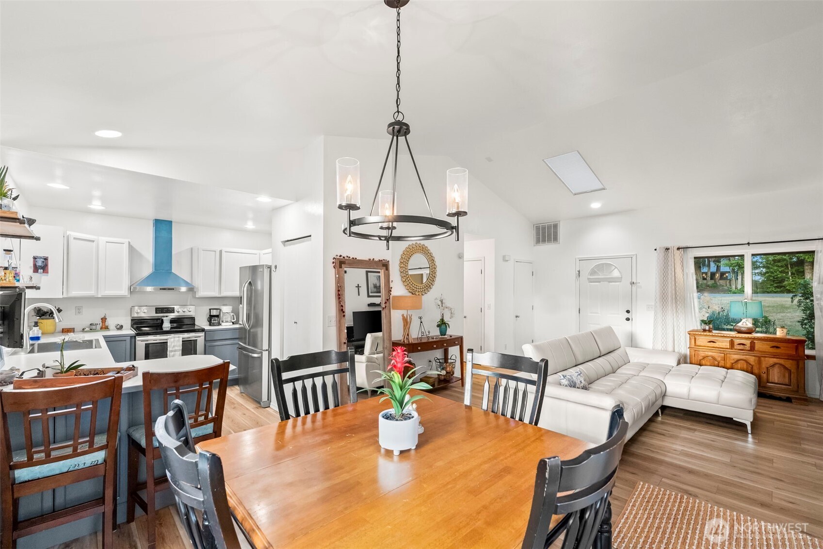 90 E Treasure Island Drive , Allyn, WA 98524