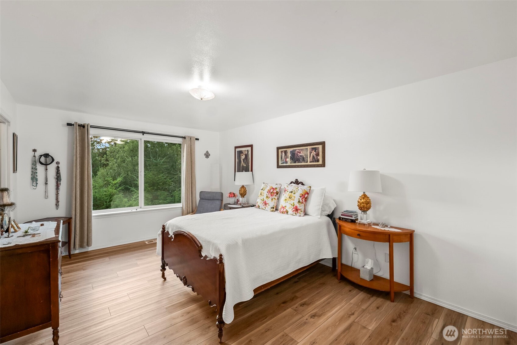 90 E Treasure Island Drive , Allyn, WA 98524