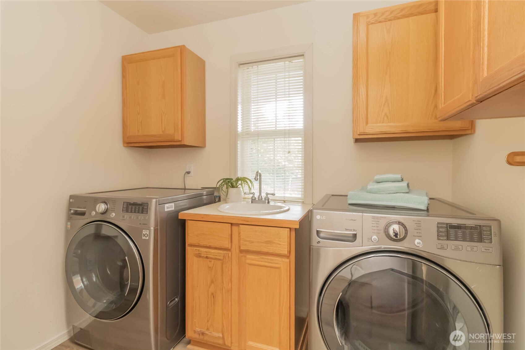 4003 Flora Drive , Fircrest, WA 98466