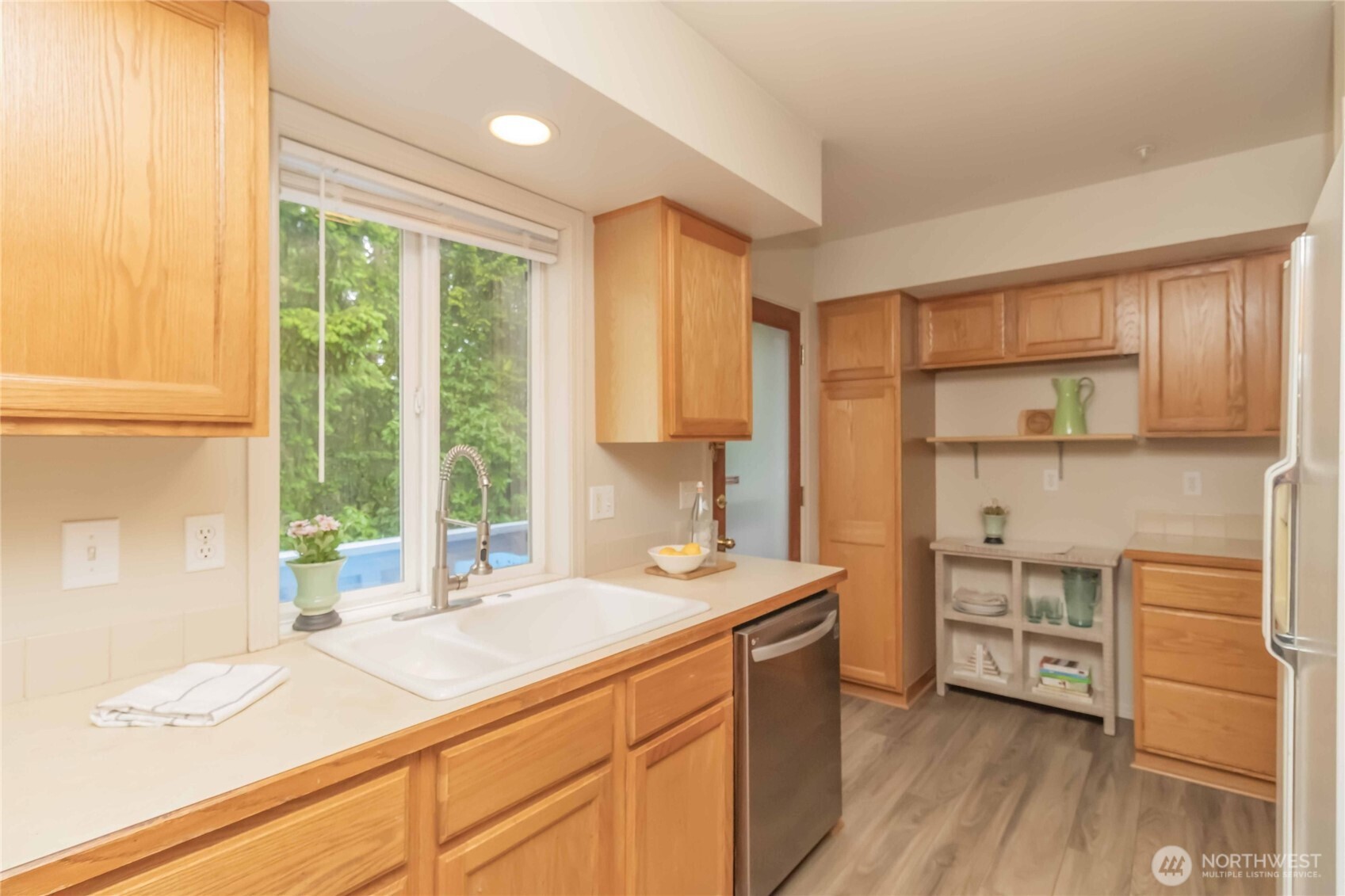 4003 Flora Drive , Fircrest, WA 98466