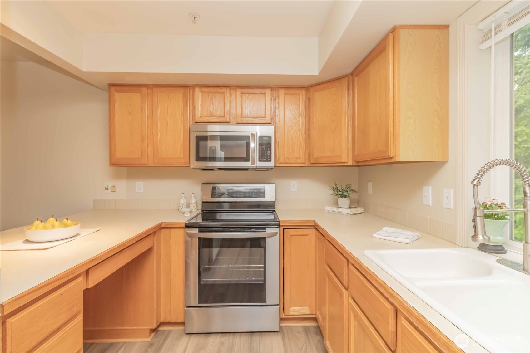 4003 Flora Drive , Fircrest, WA 98466