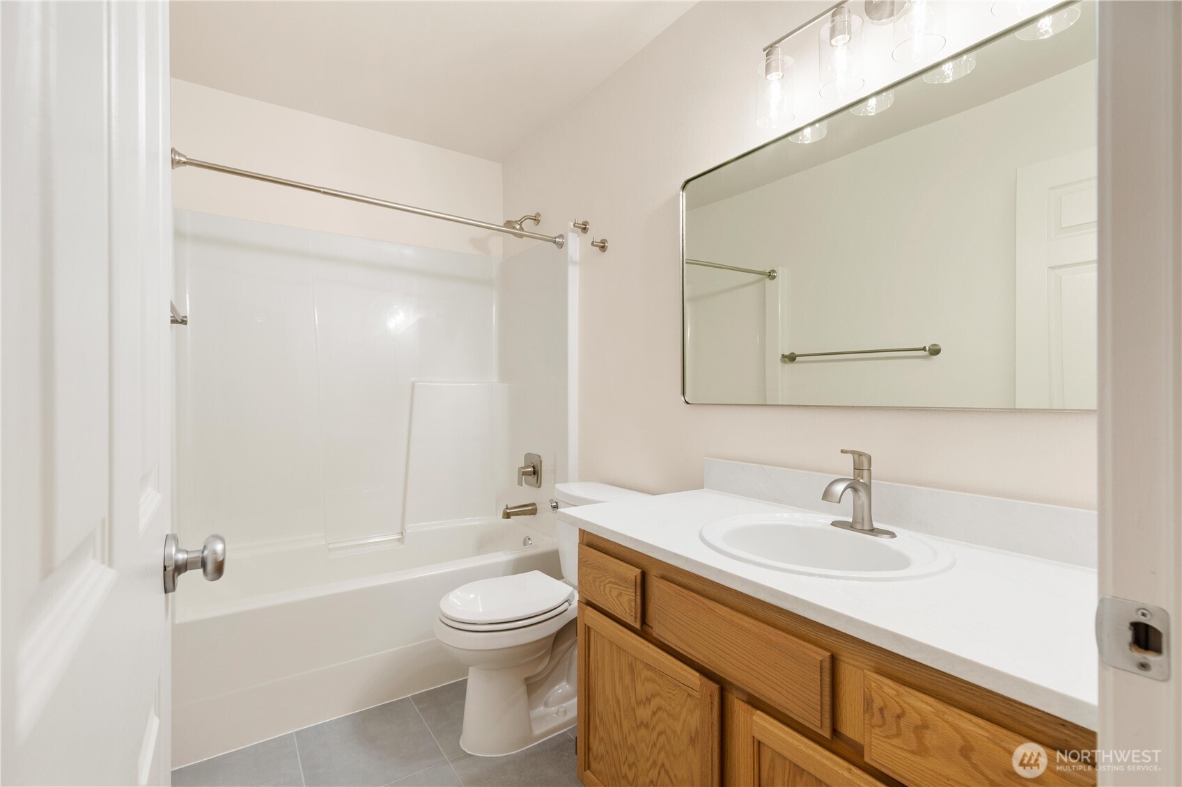 12305 Meridian Avenue S #I, Everett, WA 98208