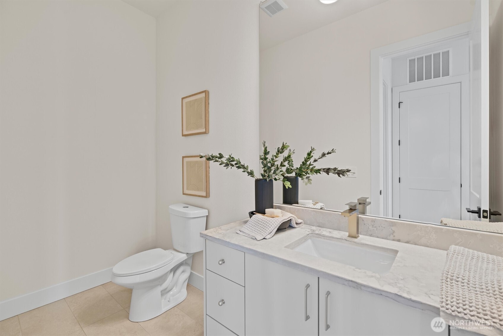 2040 S River Road , Kelso, WA 98626