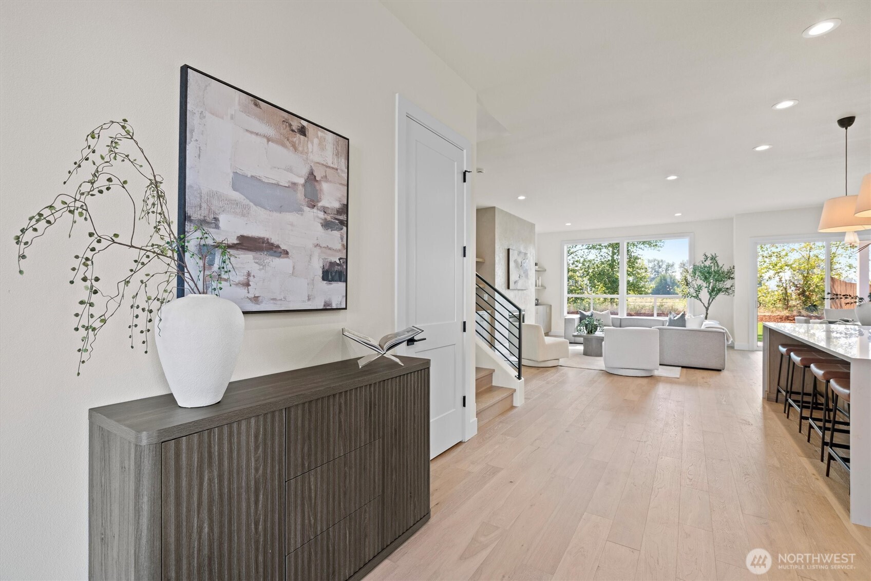 2040 S River Road , Kelso, WA 98626