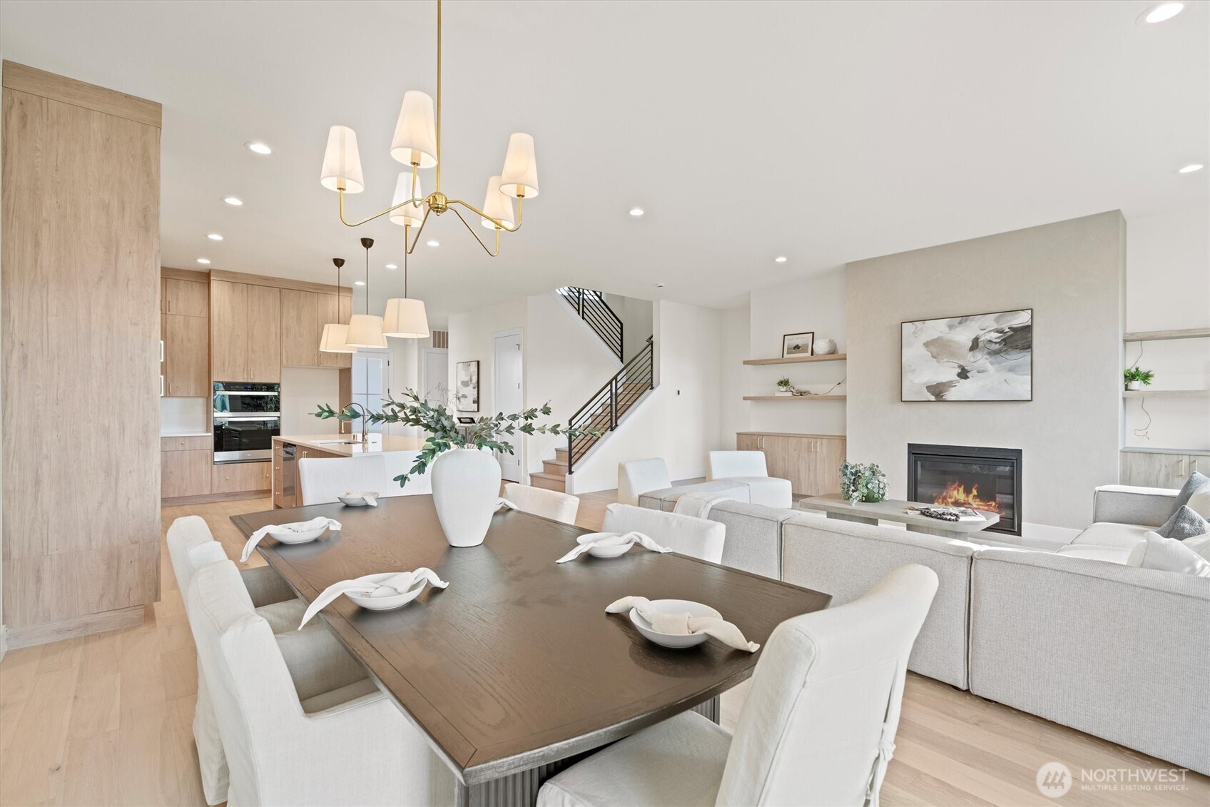 2040 S River Road , Kelso, WA 98626