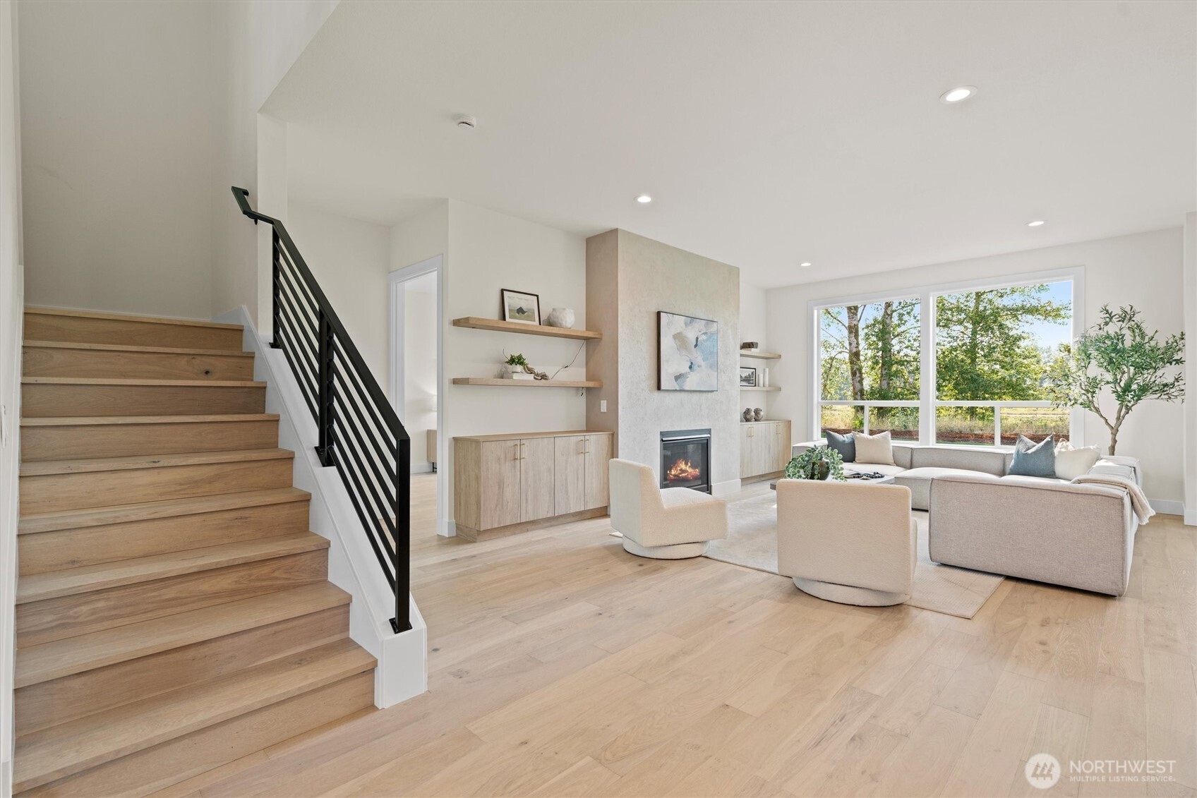 2040 S River Road , Kelso, WA 98626