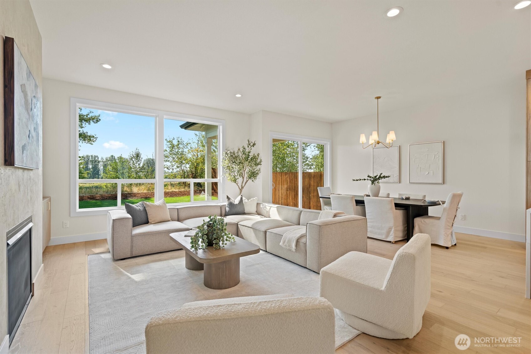 2040 S River Road , Kelso, WA 98626