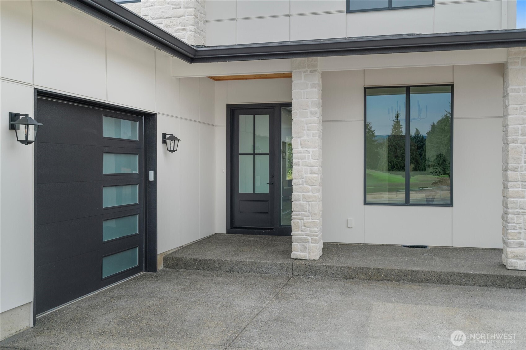 2040 S River Road , Kelso, WA 98626