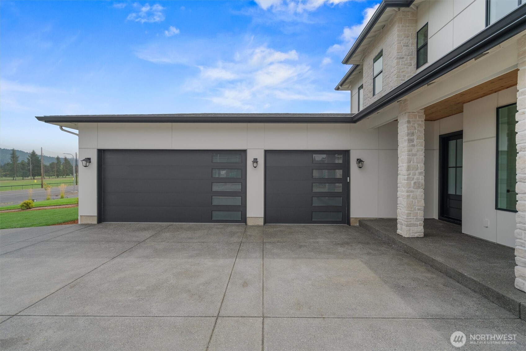 2040 S River Road , Kelso, WA 98626