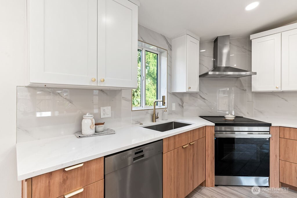 19719 65th Avenue E, Spanaway, WA 98387