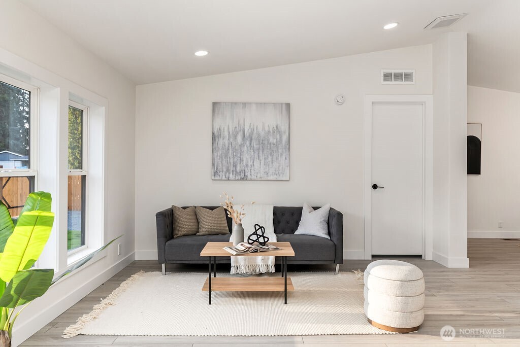 19719 65th Avenue E, Spanaway, WA 98387