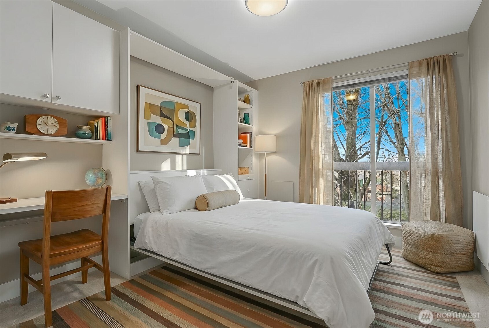 500 5th Ave W #303, Seattle, WA 98119