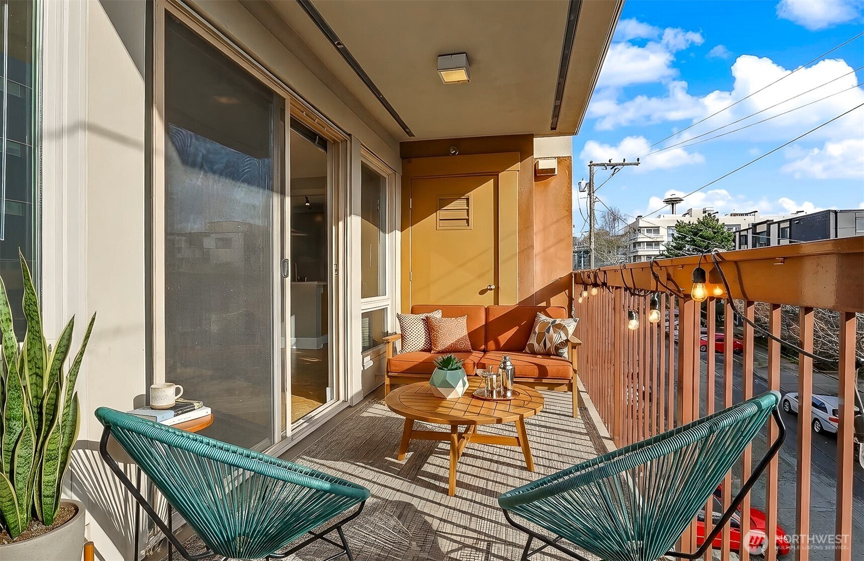 500 5th Ave W #303, Seattle, WA 98119