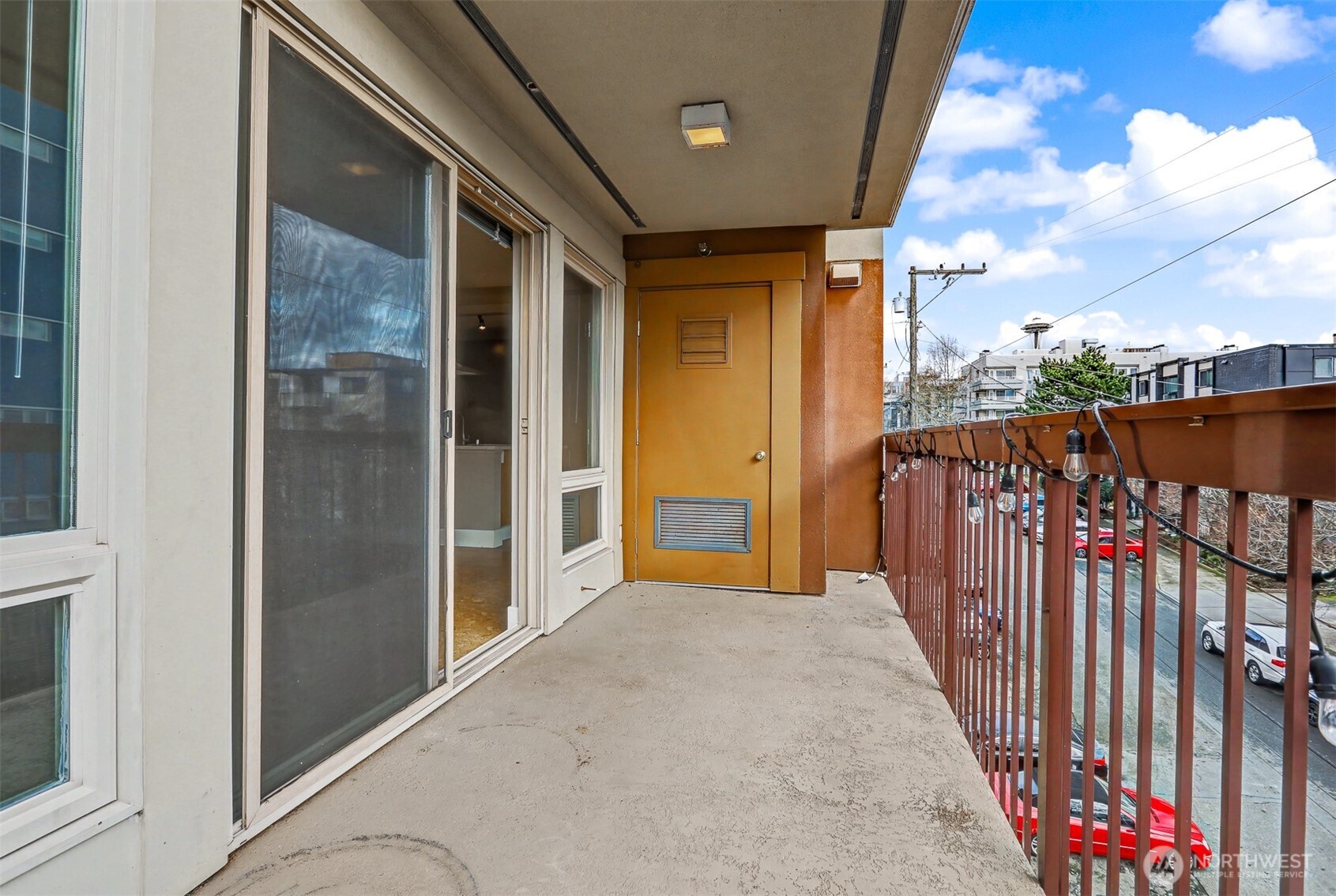 500 5th Ave W #303, Seattle, WA 98119