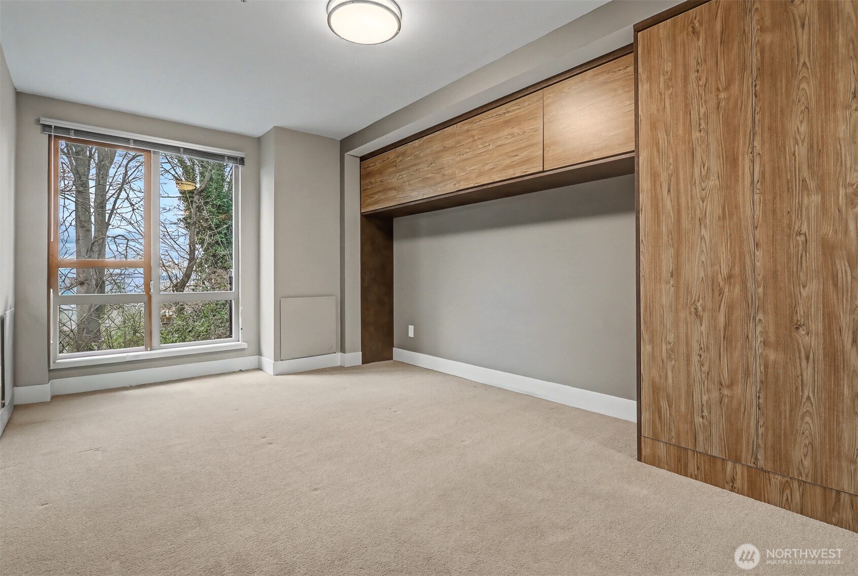 500 5th Ave W #303, Seattle, WA 98119