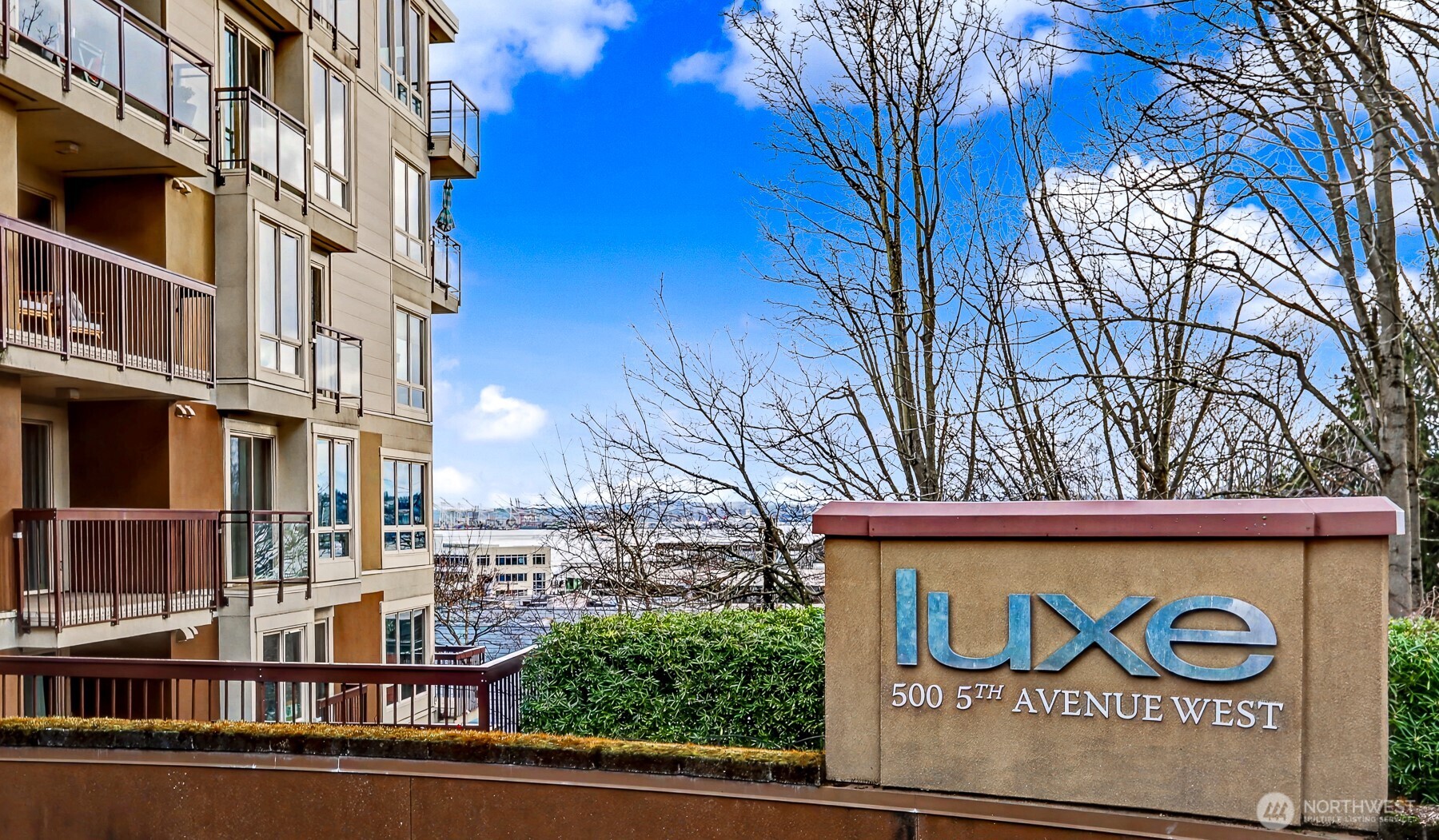 500 5th Ave W #303, Seattle, WA 98119