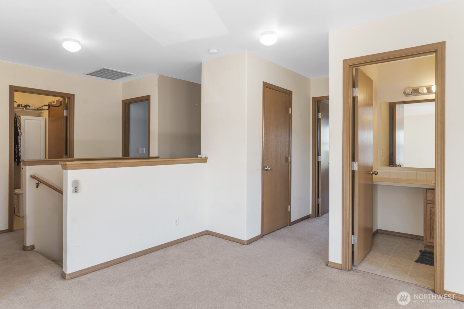 308 Easy Street SE, Rainier, WA 98576