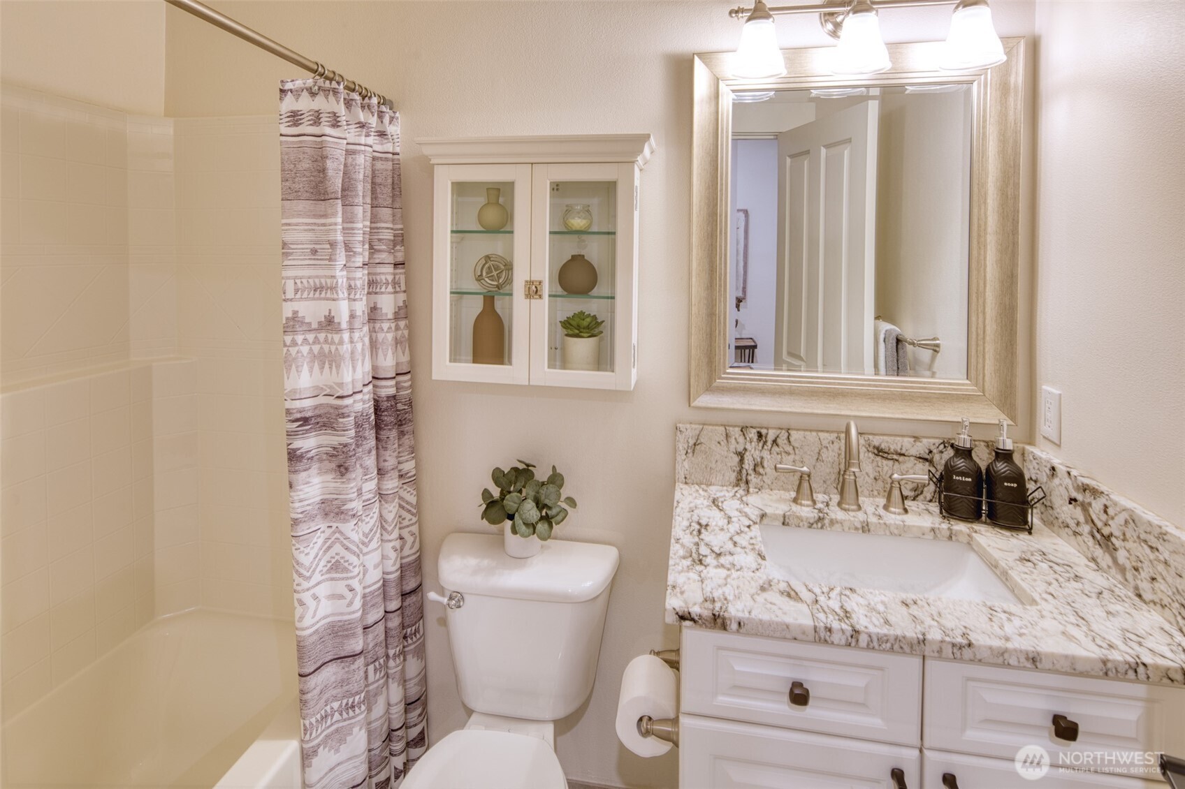 23300 SE Black Nugget Road #F6, Issaquah, WA 98029