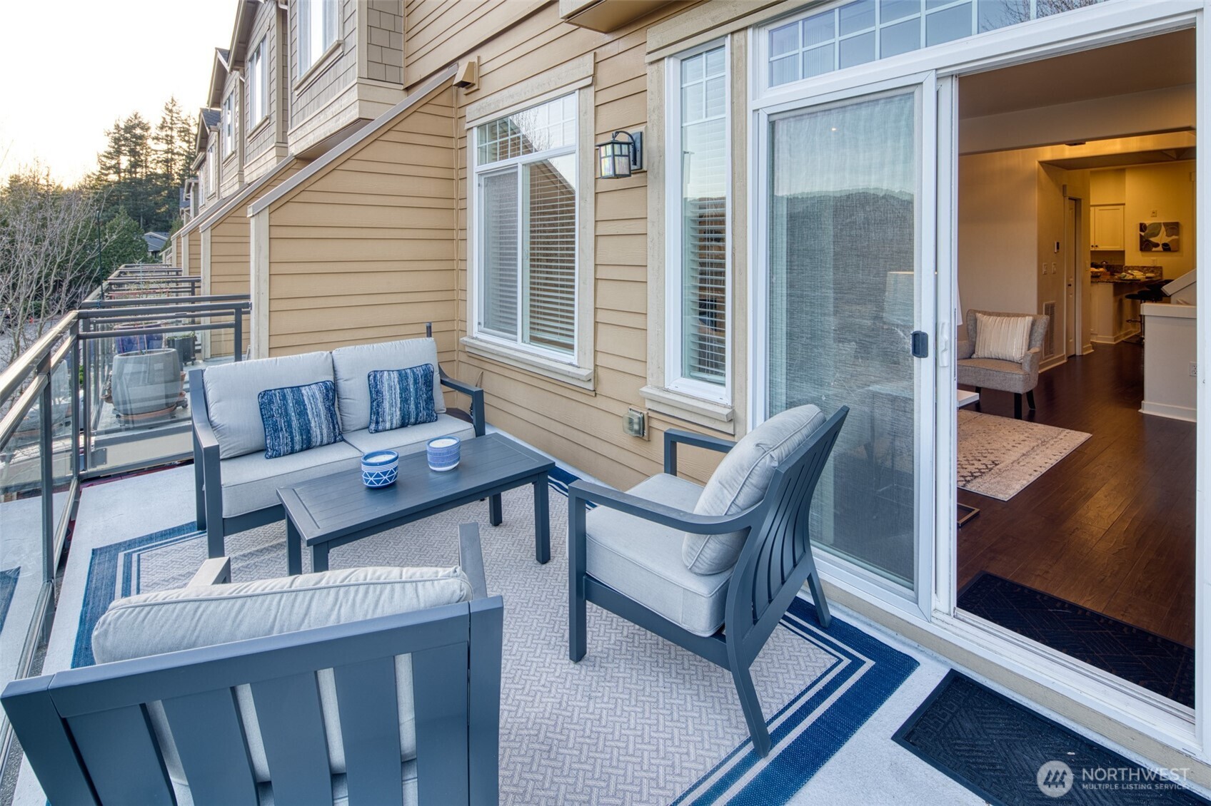 23300 SE Black Nugget Road #F6, Issaquah, WA 98029