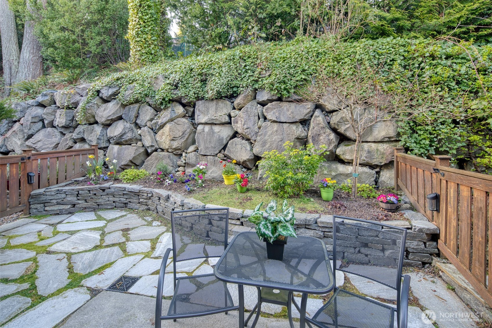 23300 SE Black Nugget Road #F6, Issaquah, WA 98029